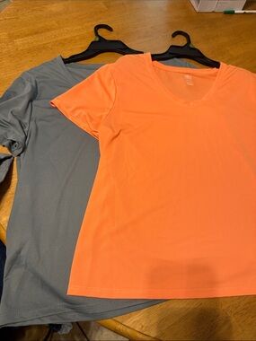 Women's V-Neck Short Sleeve Tee in Coral and Gray